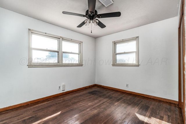 704 N Lowry Street, Pampa, TX 79065