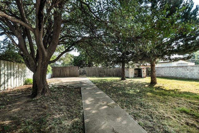 704 N Lowry Street, Pampa, TX 79065
