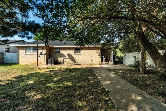 704 N Lowry Street, Pampa, TX 79065