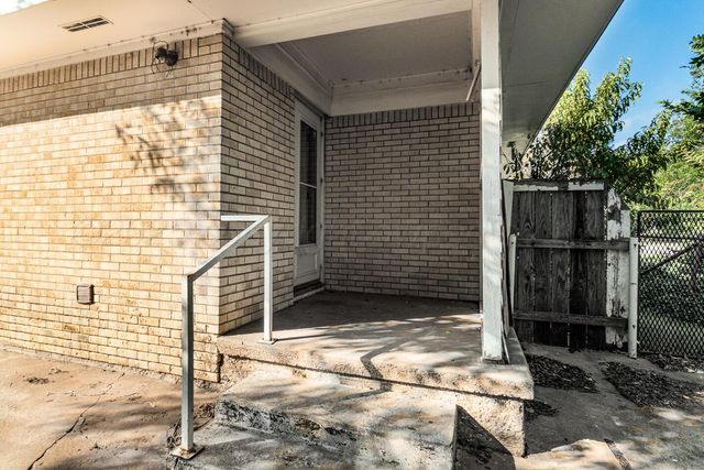 704 N Lowry Street, Pampa, TX 79065