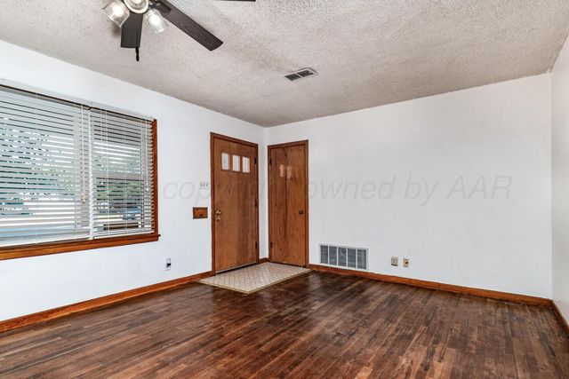 704 N Lowry Street, Pampa, TX 79065