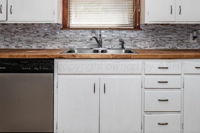 704 N Lowry Street, Pampa, TX 79065