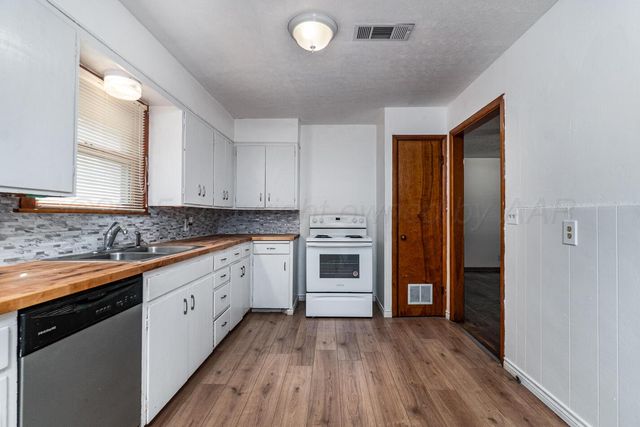 704 N Lowry Street, Pampa, TX 79065