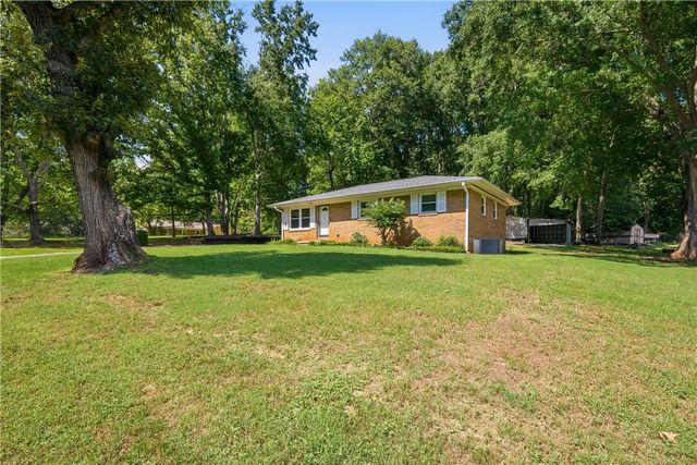 408 Sherwood Drive, Walhalla, SC 29691