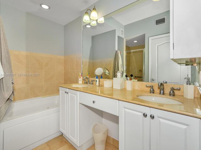 7542 SW 102nd St 209, Pinecrest, FL 33156