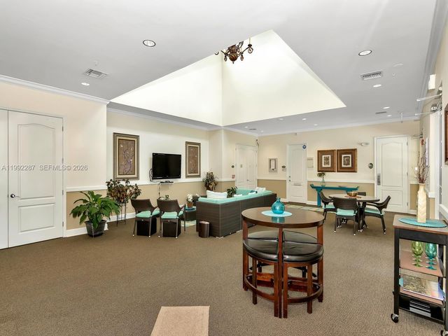 7542 SW 102nd St 209, Pinecrest, FL 33156