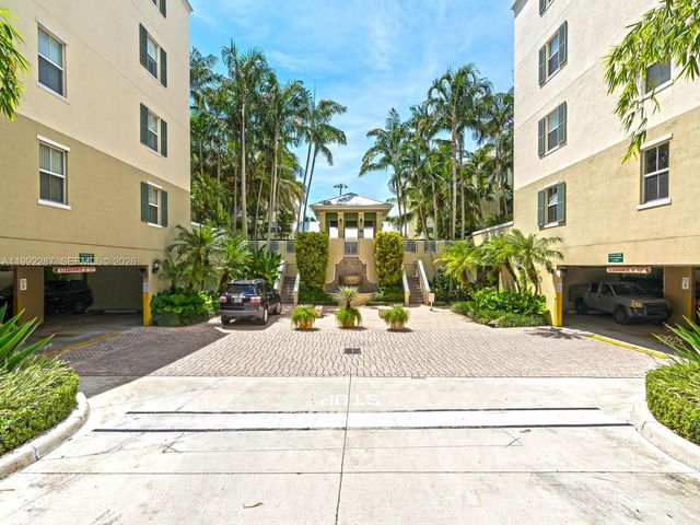 7542 SW 102nd St 209, Pinecrest, FL 33156