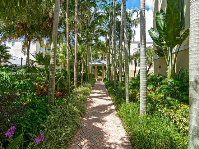 7542 SW 102nd St 209, Pinecrest, FL 33156