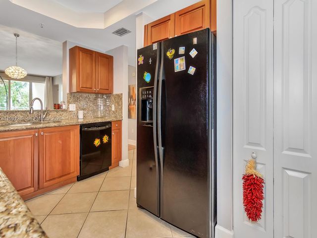 7542 SW 102nd St 209, Pinecrest, FL 33156