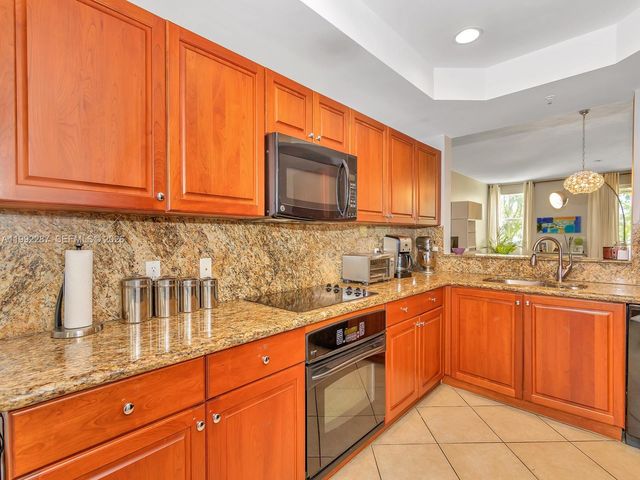 7542 SW 102nd St 209, Pinecrest, FL 33156