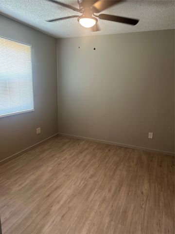 101 Seminole Street, Tye, TX 79563