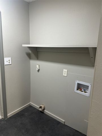 101 Seminole Street, Tye, TX 79563