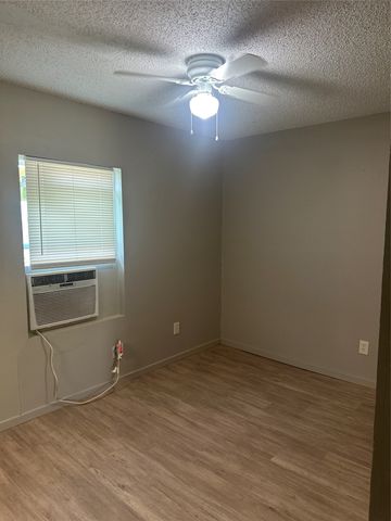 101 Seminole Street, Tye, TX 79563