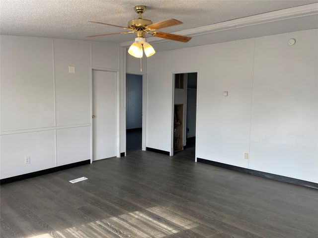 101 Seminole Street, Tye, TX 79563