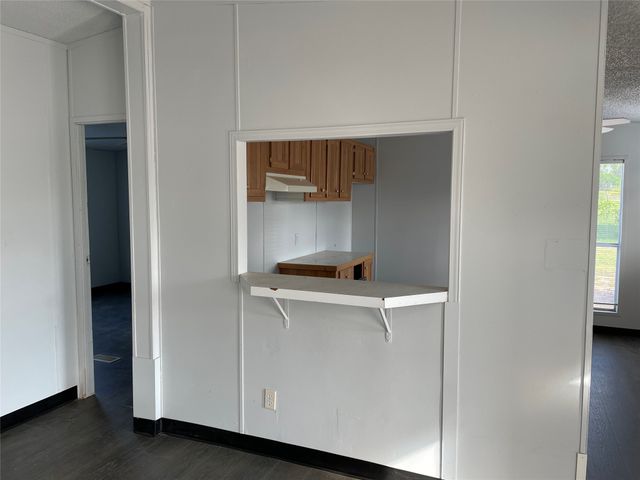 101 Seminole Street, Tye, TX 79563