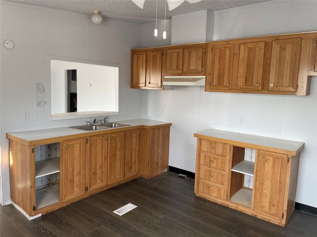 101 Seminole Street, Tye, TX 79563