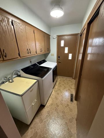 565 Amy Belle ROAD, Colgate, WI 53017