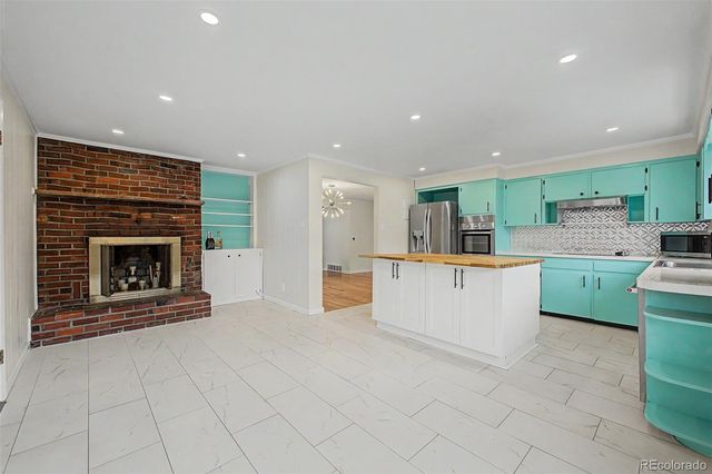 520 Iola Street, Aurora, CO 80010