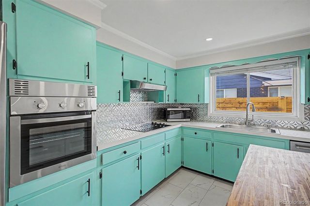 520 Iola Street, Aurora, CO 80010
