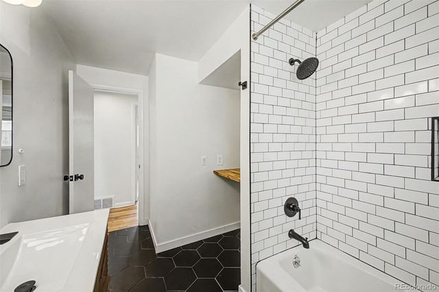 520 Iola Street, Aurora, CO 80010