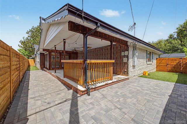 520 Iola Street, Aurora, CO 80010