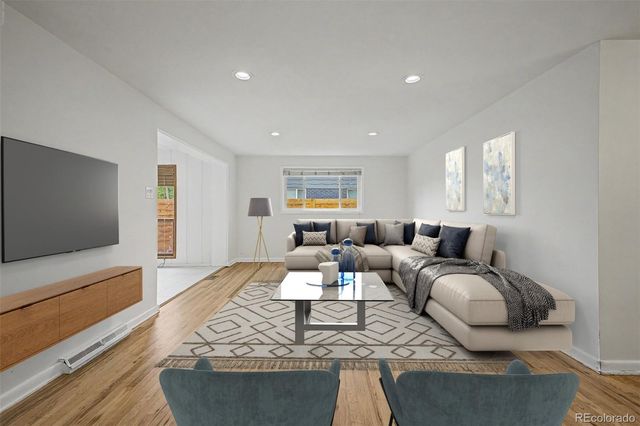 520 Iola Street, Aurora, CO 80010