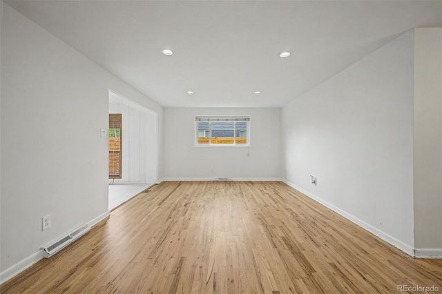 520 Iola Street, Aurora, CO 80010