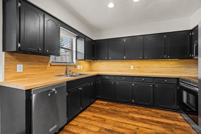 2717 W Oakdale Road, Irving, TX 75060