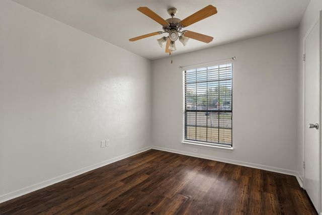 2717 W Oakdale Road, Irving, TX 75060