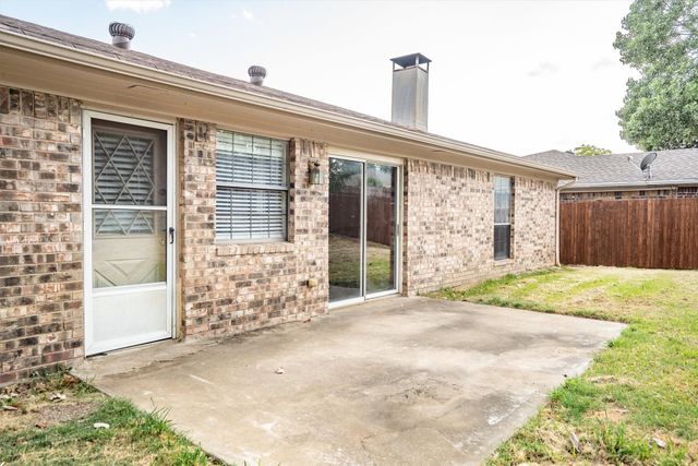 2717 W Oakdale Road, Irving, TX 75060