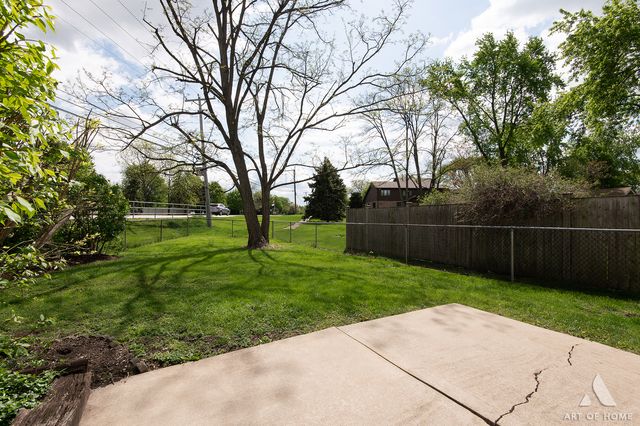 1170 McCarthy Road, Lemont, IL 60439