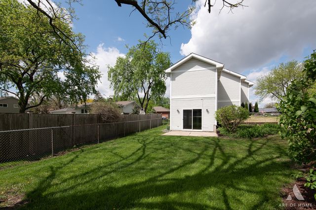 1170 McCarthy Road, Lemont, IL 60439