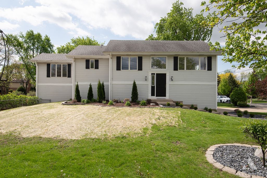1170 McCarthy Road, Lemont, IL 60439