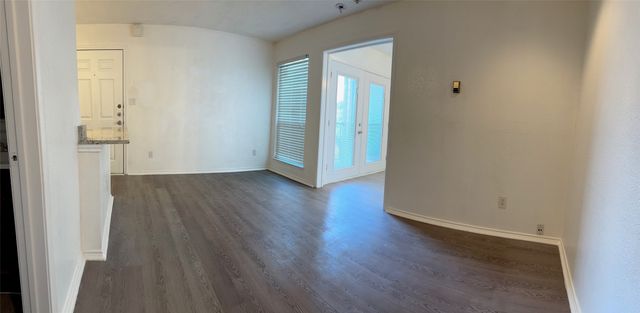 2301 Balsam Drive M301, Arlington, TX 76006