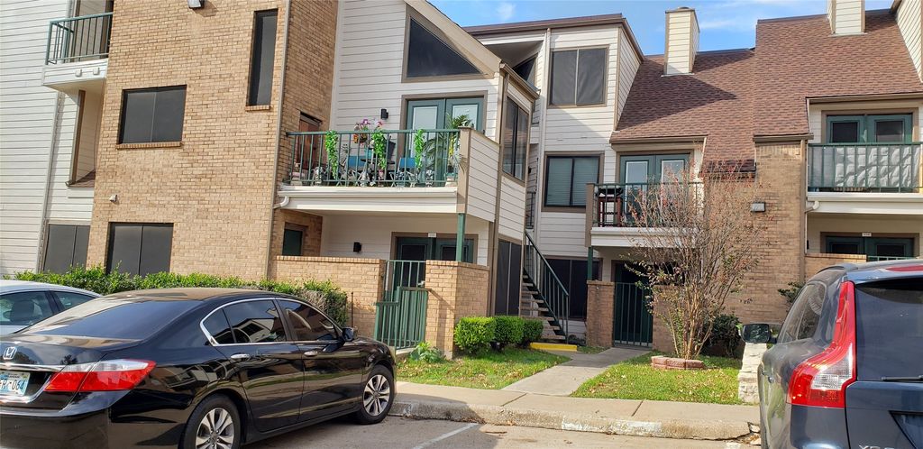 2301 Balsam Drive M301, Arlington, TX 76006