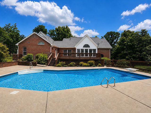 1217 Nelson Rd, Dickson, TN 37055