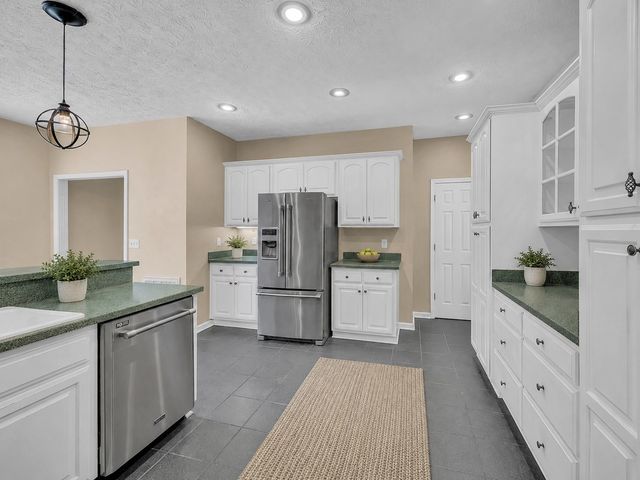 1217 Nelson Rd, Dickson, TN 37055