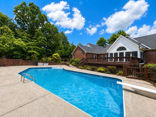 1217 Nelson Rd, Dickson, TN 37055