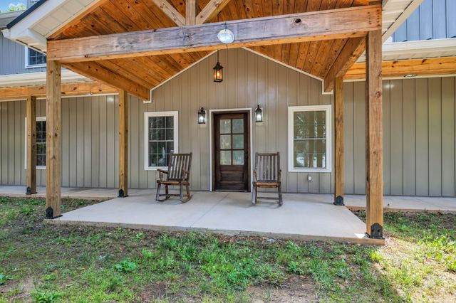 1217 Nelson Rd, Dickson, TN 37055
