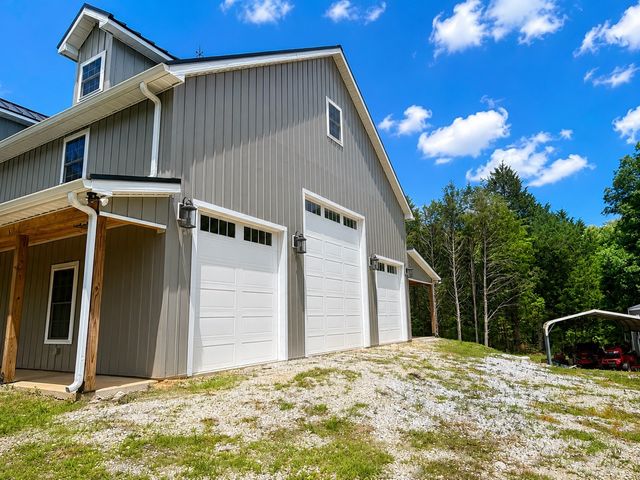 1217 Nelson Rd, Dickson, TN 37055