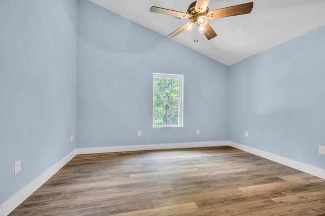 1217 Nelson Rd, Dickson, TN 37055
