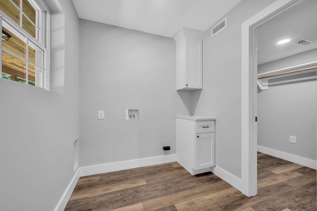 1217 Nelson Rd, Dickson, TN 37055