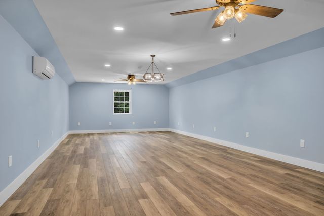 1217 Nelson Rd, Dickson, TN 37055