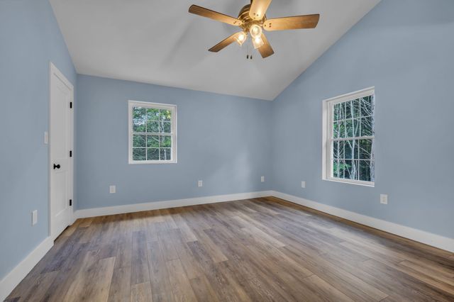 1217 Nelson Rd, Dickson, TN 37055