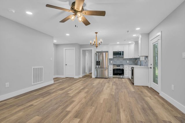 1217 Nelson Rd, Dickson, TN 37055