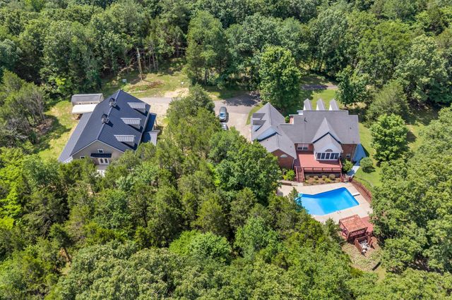 1217 Nelson Rd, Dickson, TN 37055