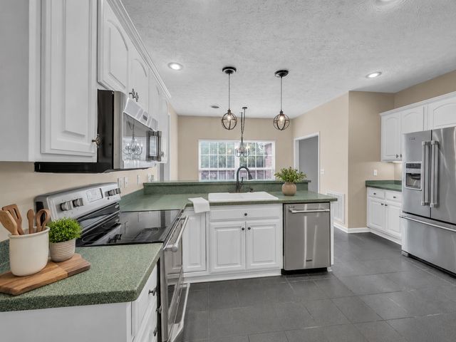 1217 Nelson Rd, Dickson, TN 37055