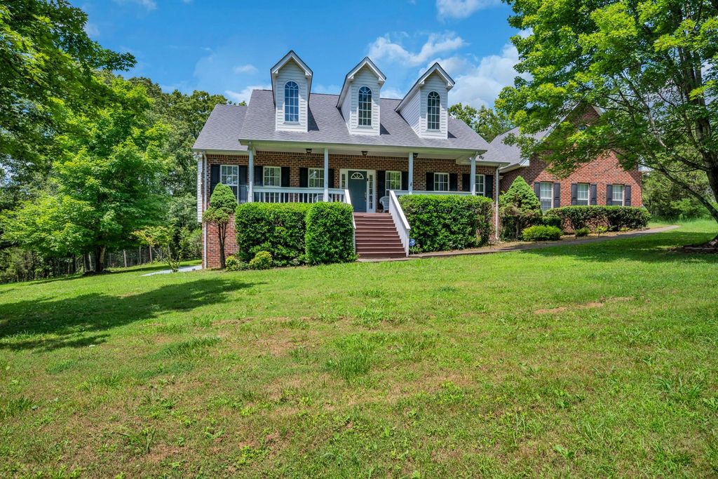 1217 Nelson Rd, Dickson, TN 37055