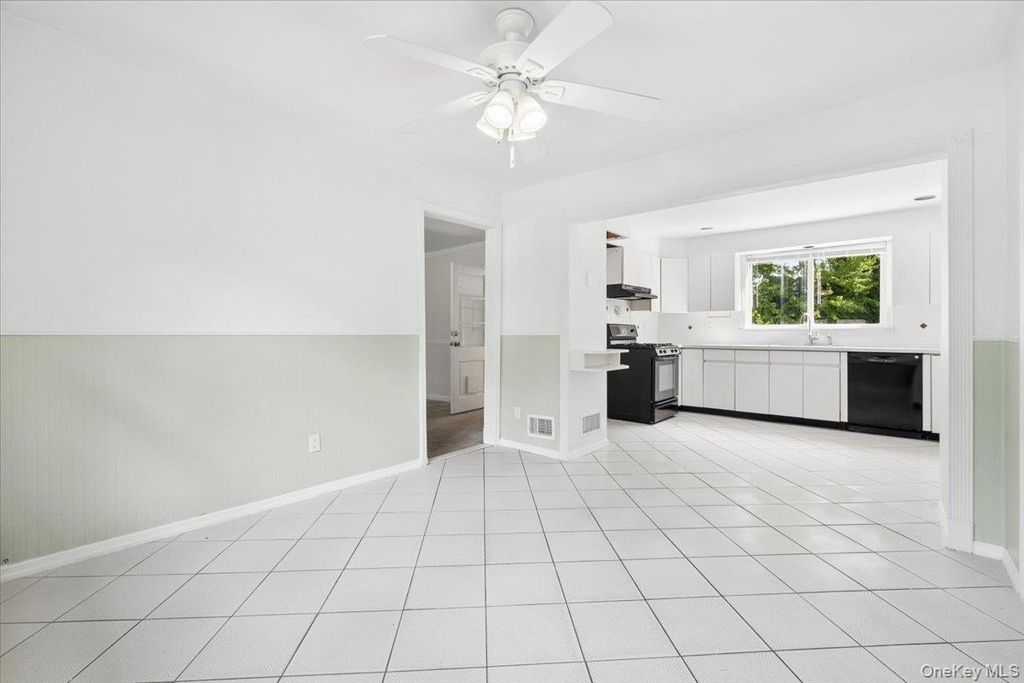 65 Sherwood Drive, Larchmont, NY 10538 — photo 2