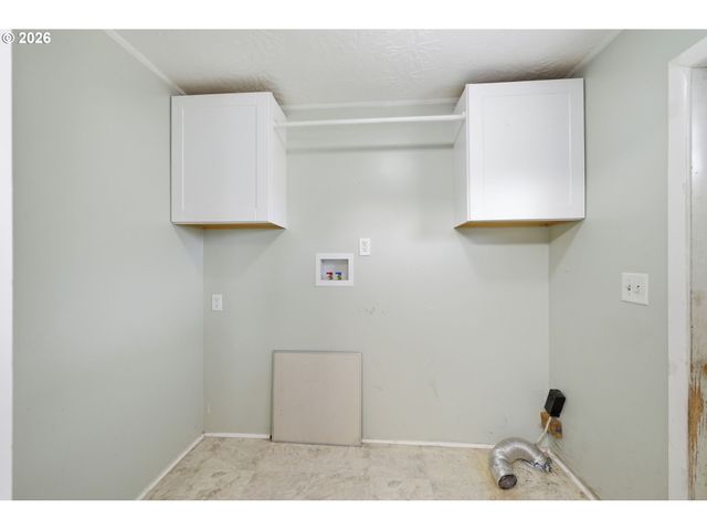 4966 PARSONS Ave, Eugene, OR 97402